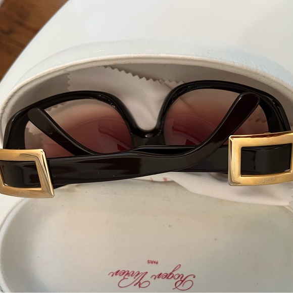 Roger Vivier dark Brown and gold accent Sunglasses with hard and soft case - Picture 3 of 8